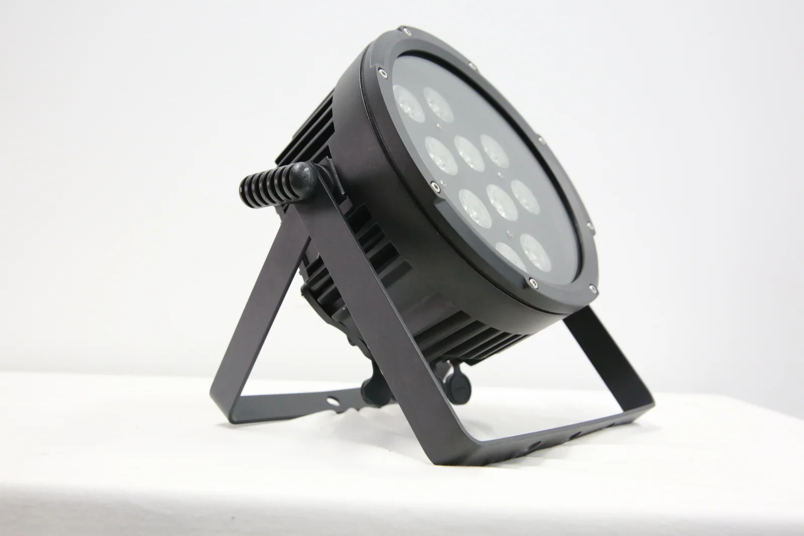 M-128 12 × 8W RGBW outdoor PAR