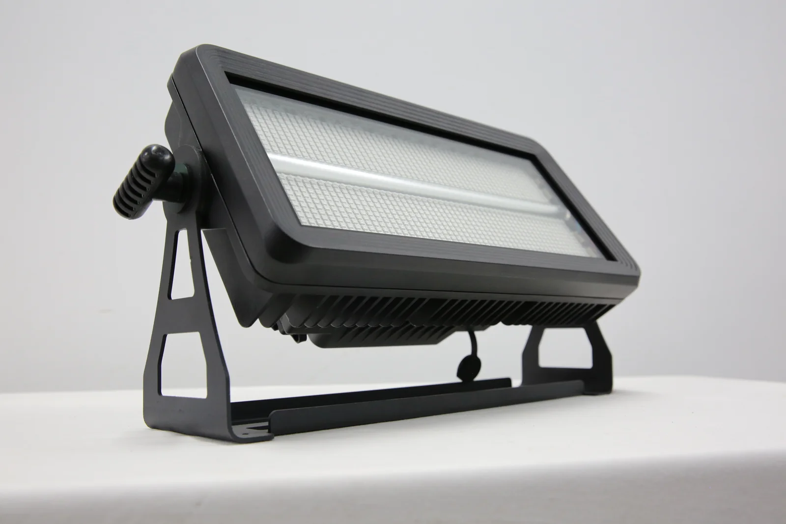 M-129 RGBW outdoor LED strobe