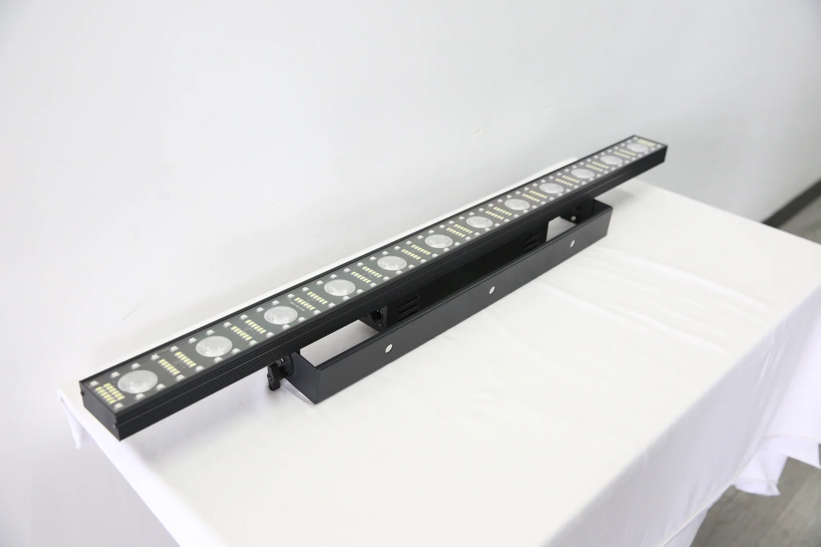 M-264 Hybrid beam and strobe LED bar