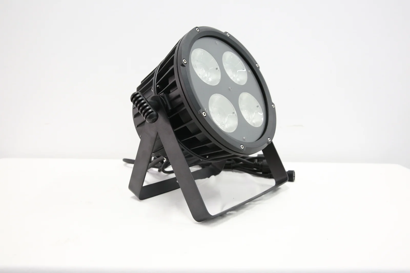 M-407 4 × 50W COB outdoor PAR