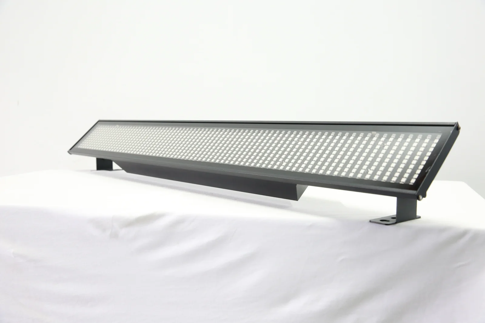 M-888 888-LED RGB linear strobe